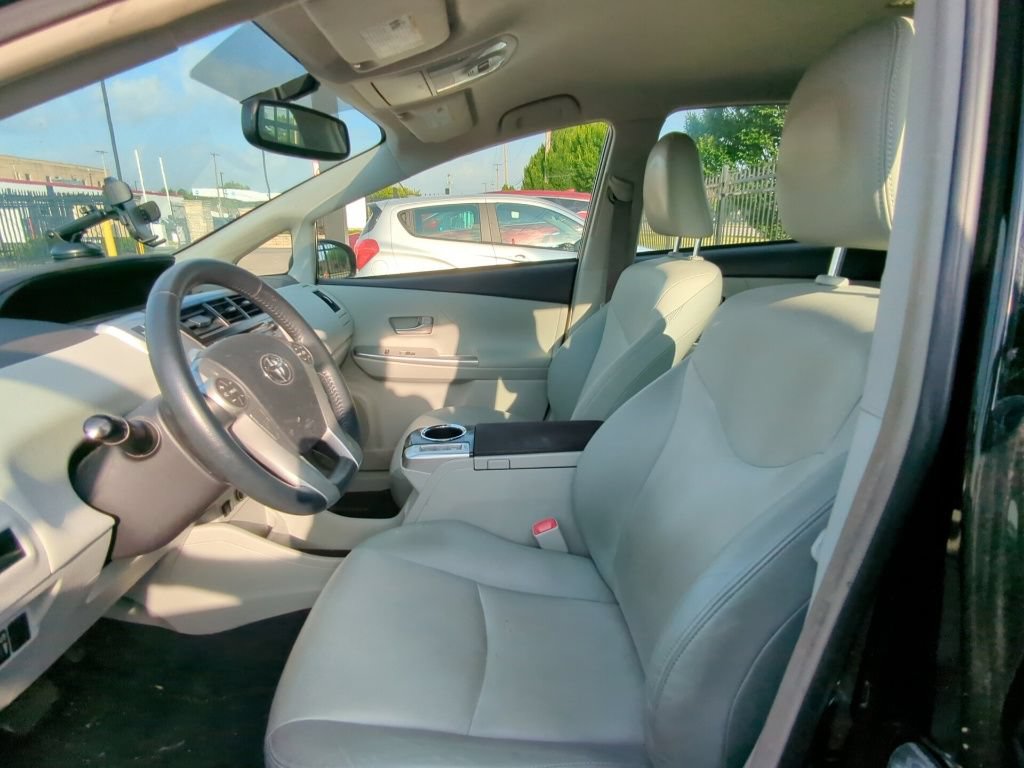 Used 2014 Toyota Prius V Five FWD image 6