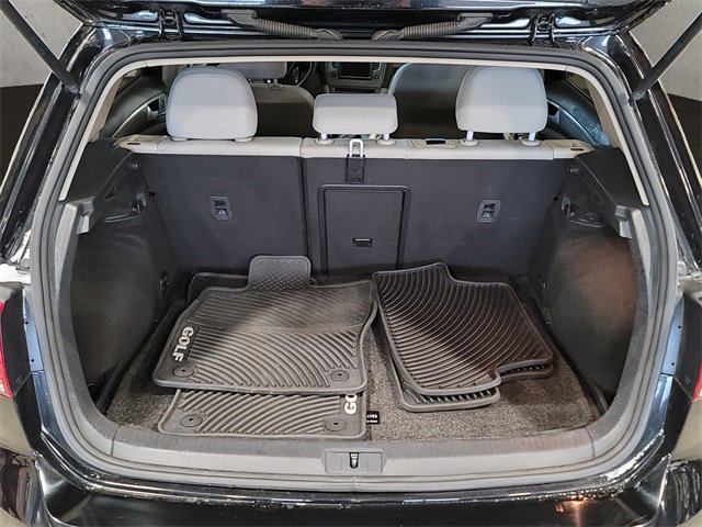 Used 2016 Volkswagen Golf S image 7