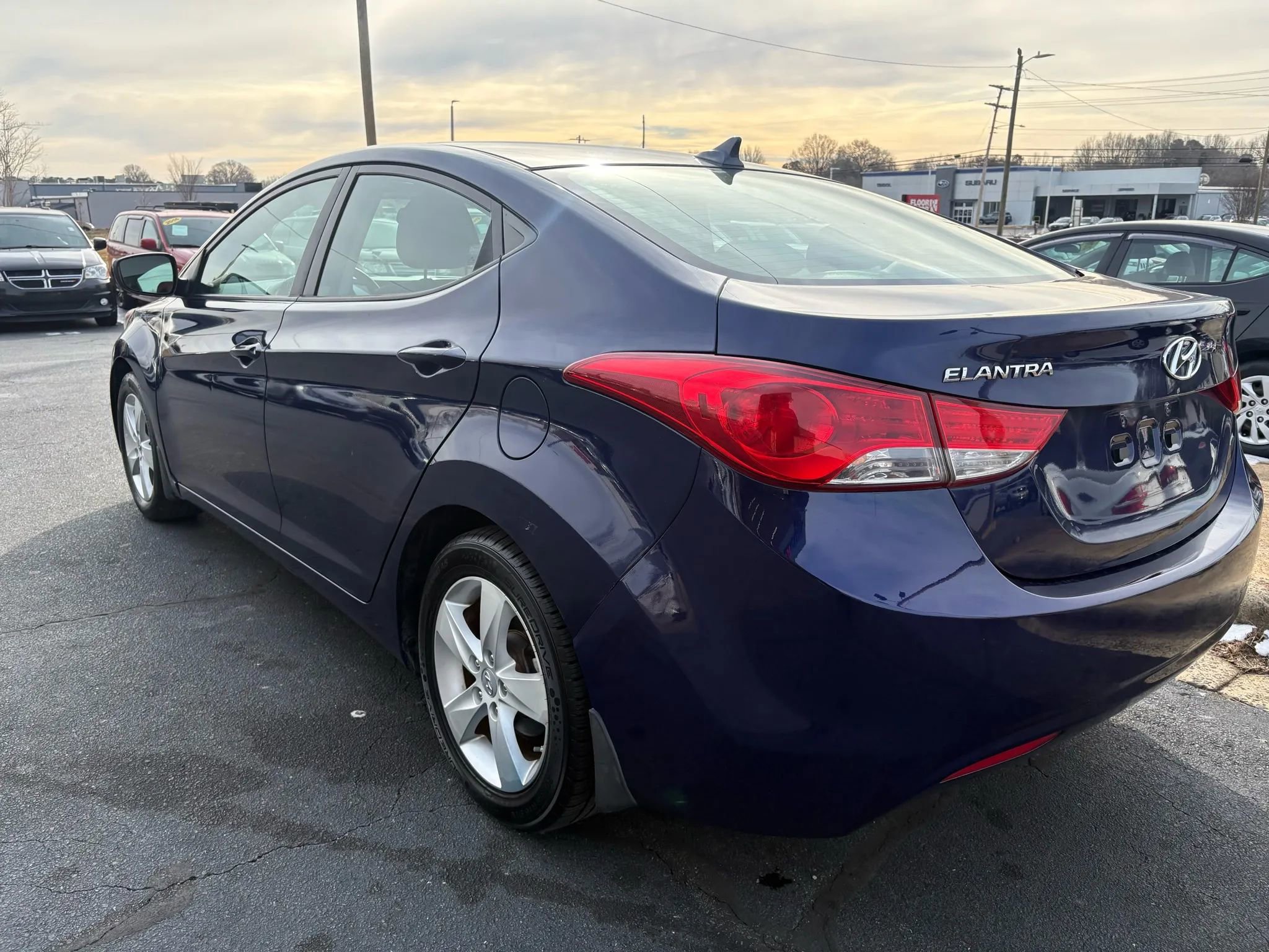 Used 2012 Hyundai Elantra GLS w/ Preferred Pkg 3 image 5