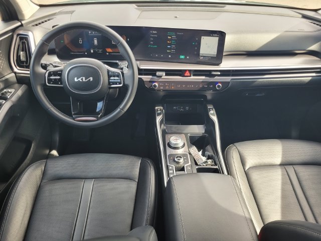 Used 2025 Kia Sorento EX AWD/4WD image 14
