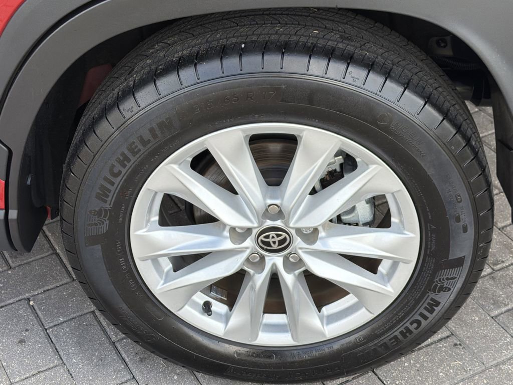 Used 2023 Toyota Corolla Cross LE FWD image 29