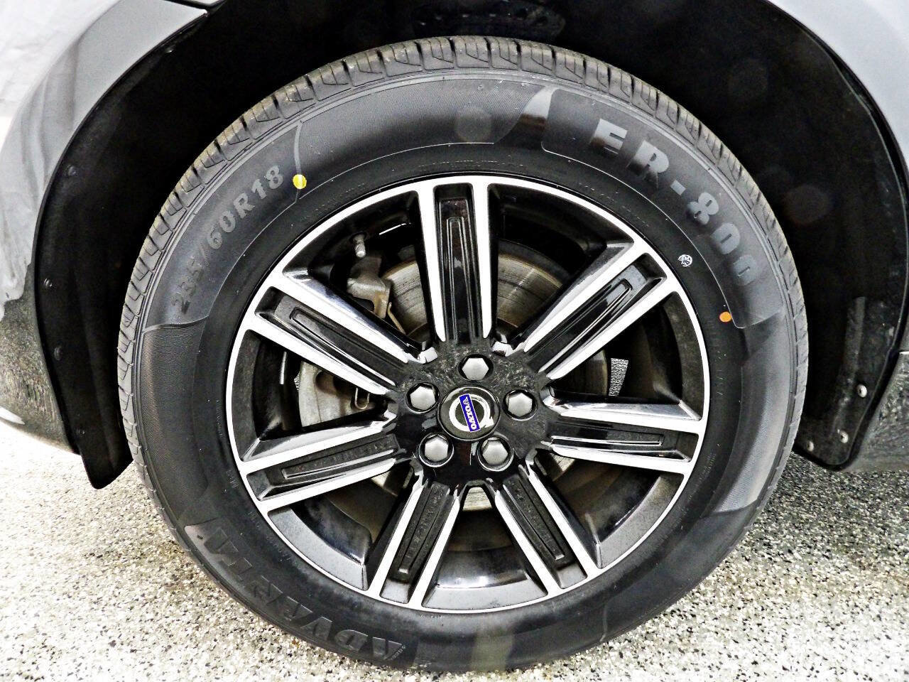 Used 2017 Volvo XC60 T5 Dynamic image 19