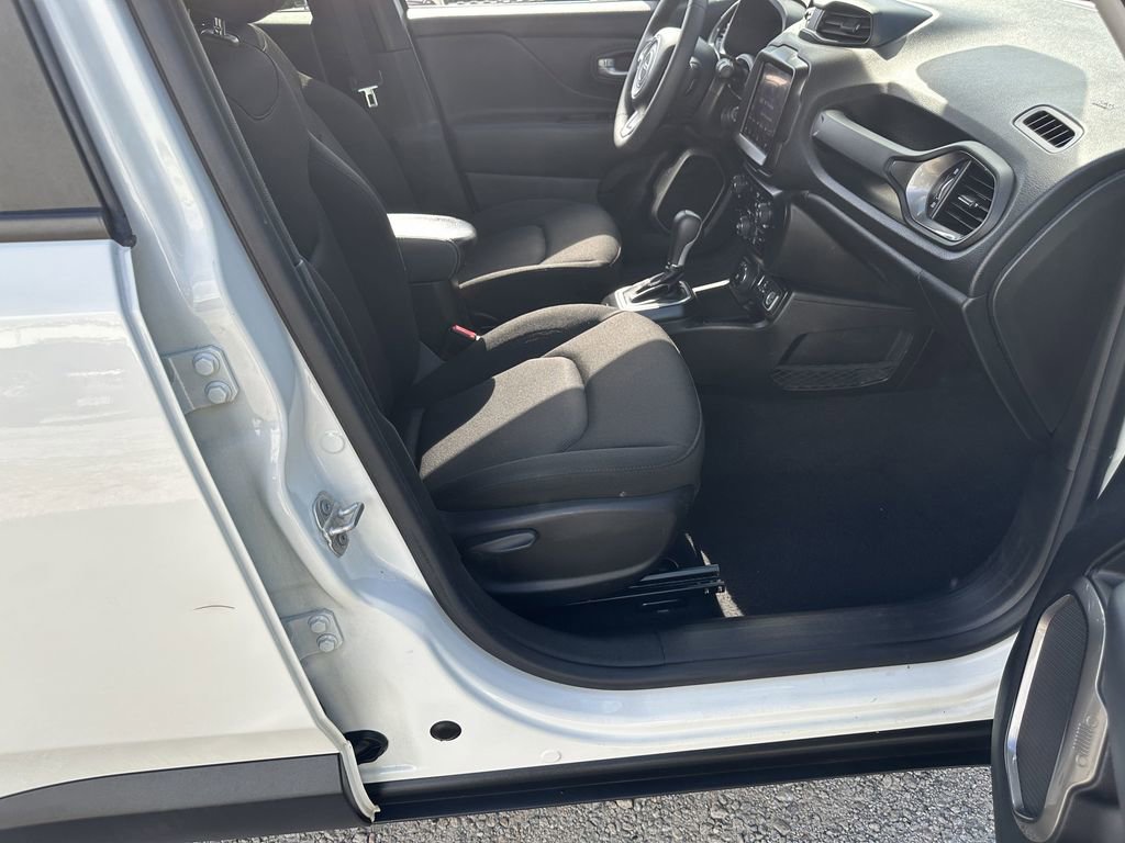Used 2023 Jeep Renegade Latitude image 14