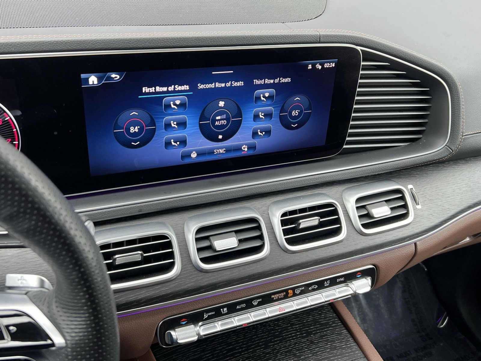 Used 2024 Mercedes-Benz GLS 450 4MATIC image 19