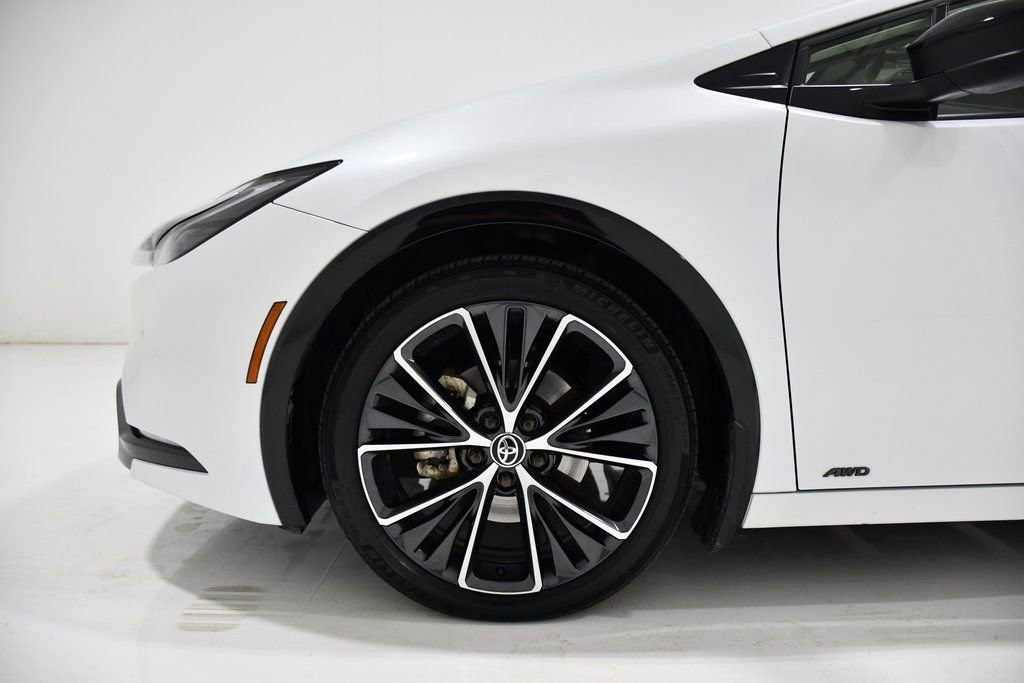 Used 2024 Toyota Prius XLE image 7
