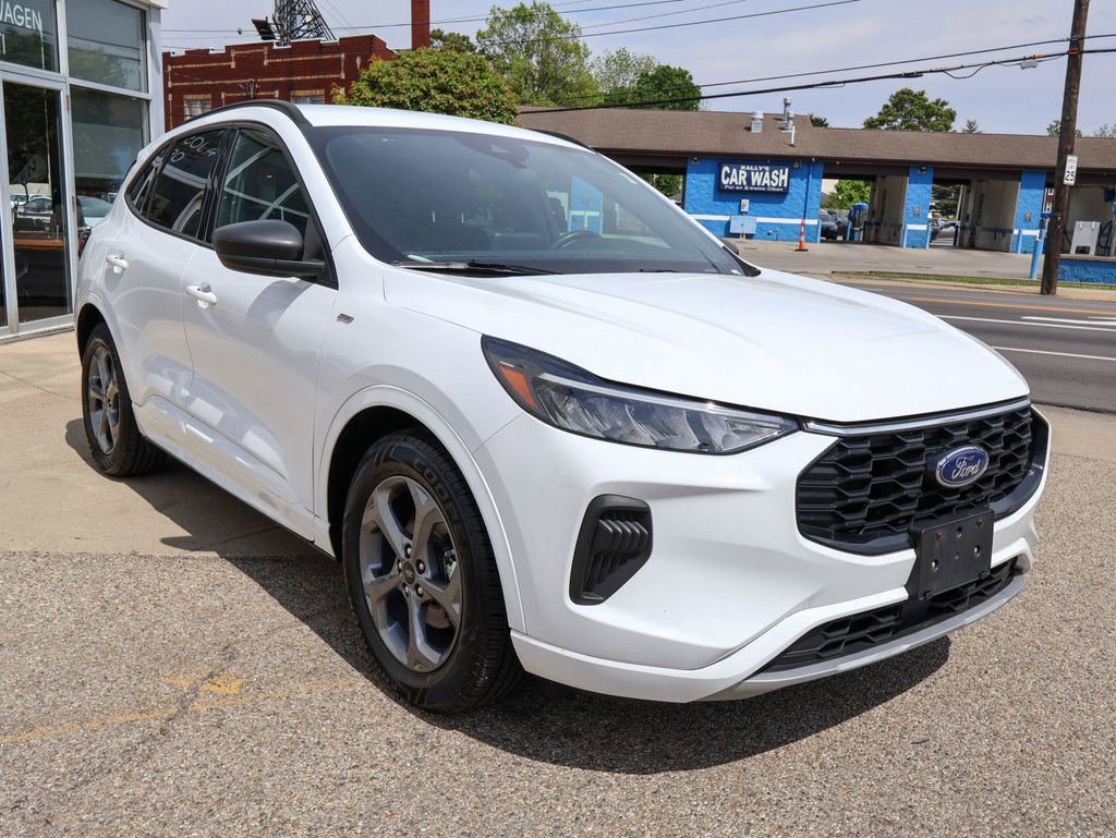 Used 2023 Ford Escape ST-Line w/ Equipment Group 301A FWD image 7