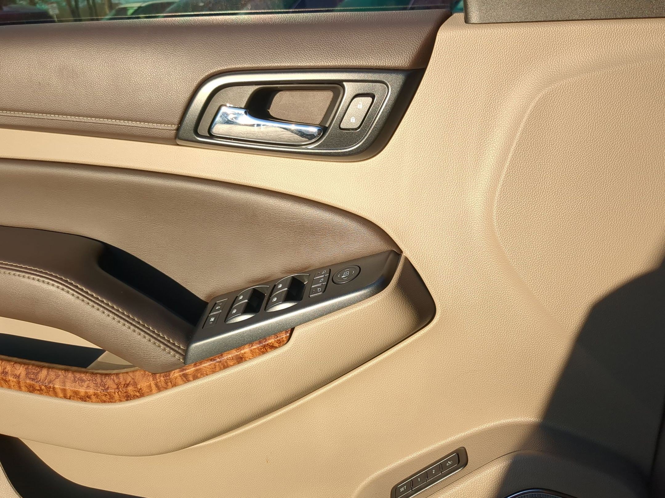 Used 2018 Chevrolet Tahoe Premier image 12