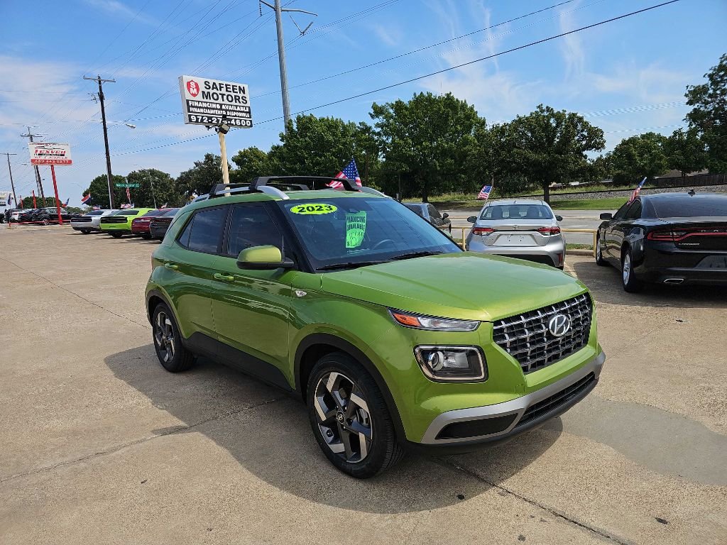 Used 2023 Hyundai Venue SEL image 1