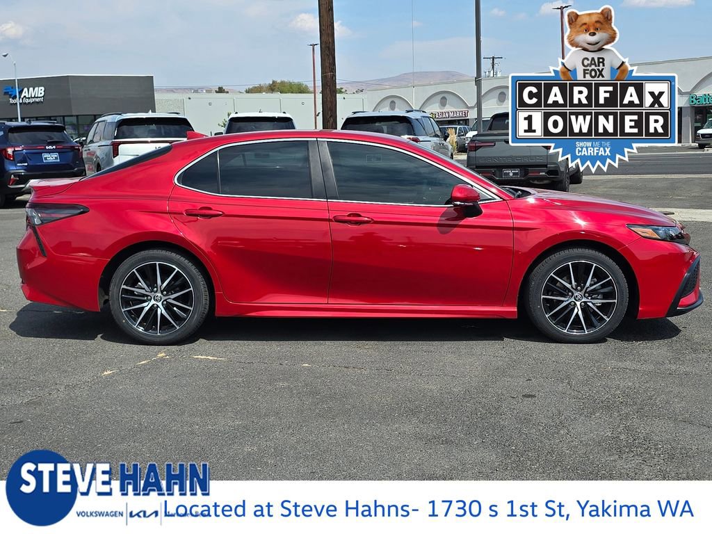 Used 2024 Toyota Camry SE image 6