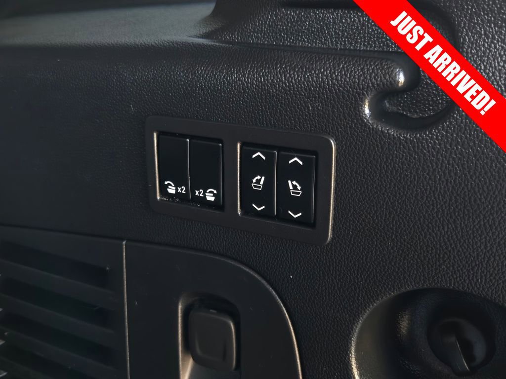 Used 2019 Chevrolet Suburban Premier AWD/4WD image 38