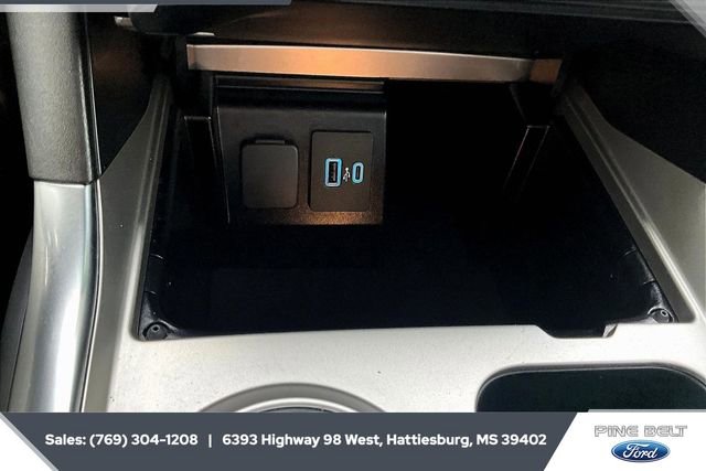 Used 2022 Ford Explorer XLT w/ Equipment Group 202A image 23