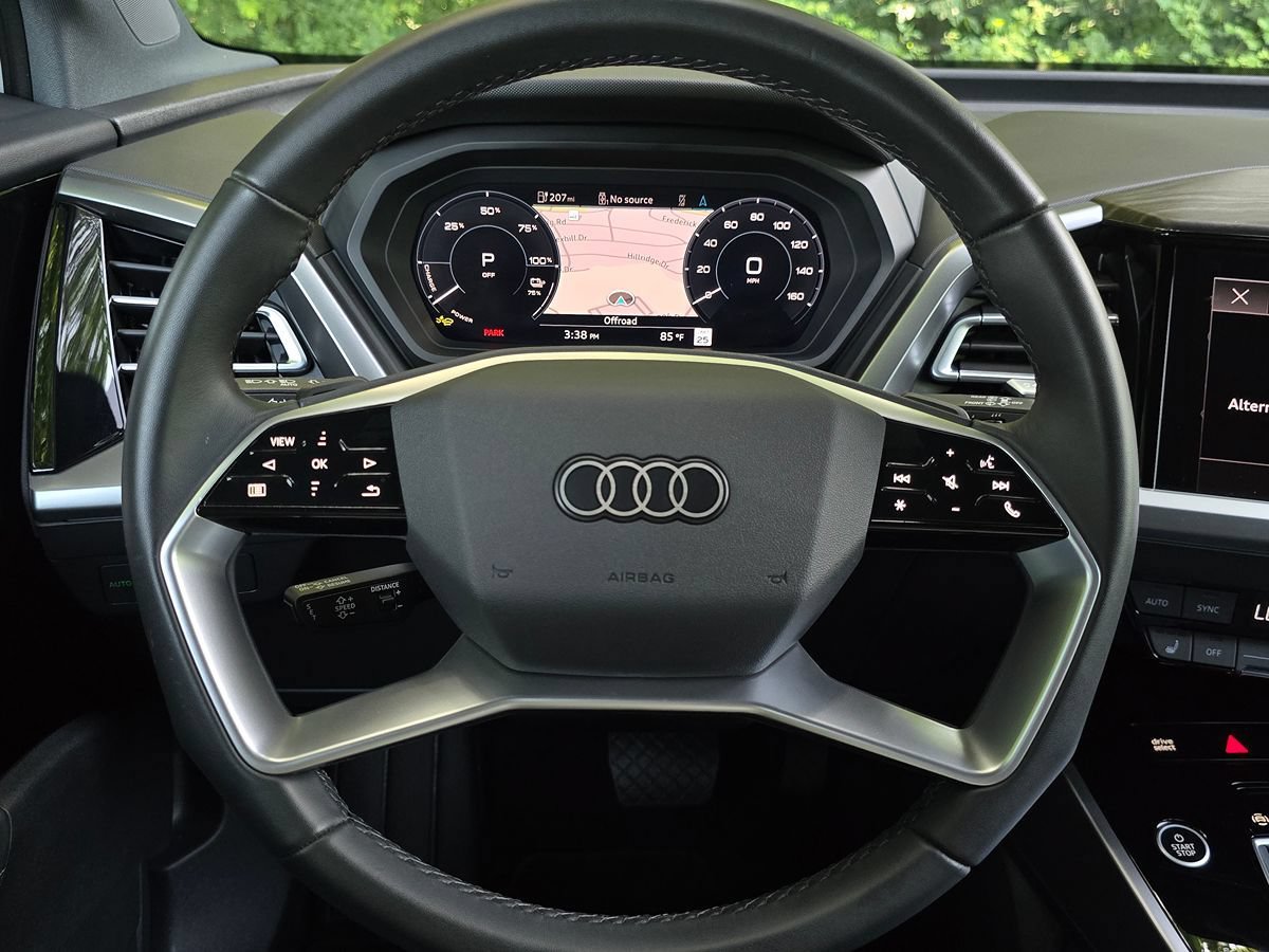 Used 2026 Audi Q4 e-tron Premium w/ Convenience Package AWD/4WD image 28