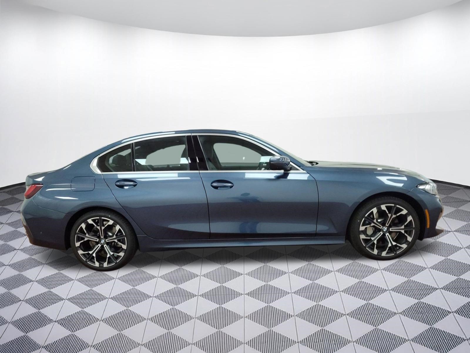 Used 2026 BMW 330i xDrive Sedan w/ Premium Package AWD/4WD image 7