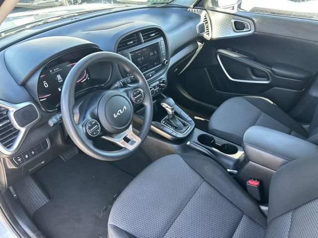 Used 2024 Kia Soul LX w/ Option Group 015 FWD image 10
