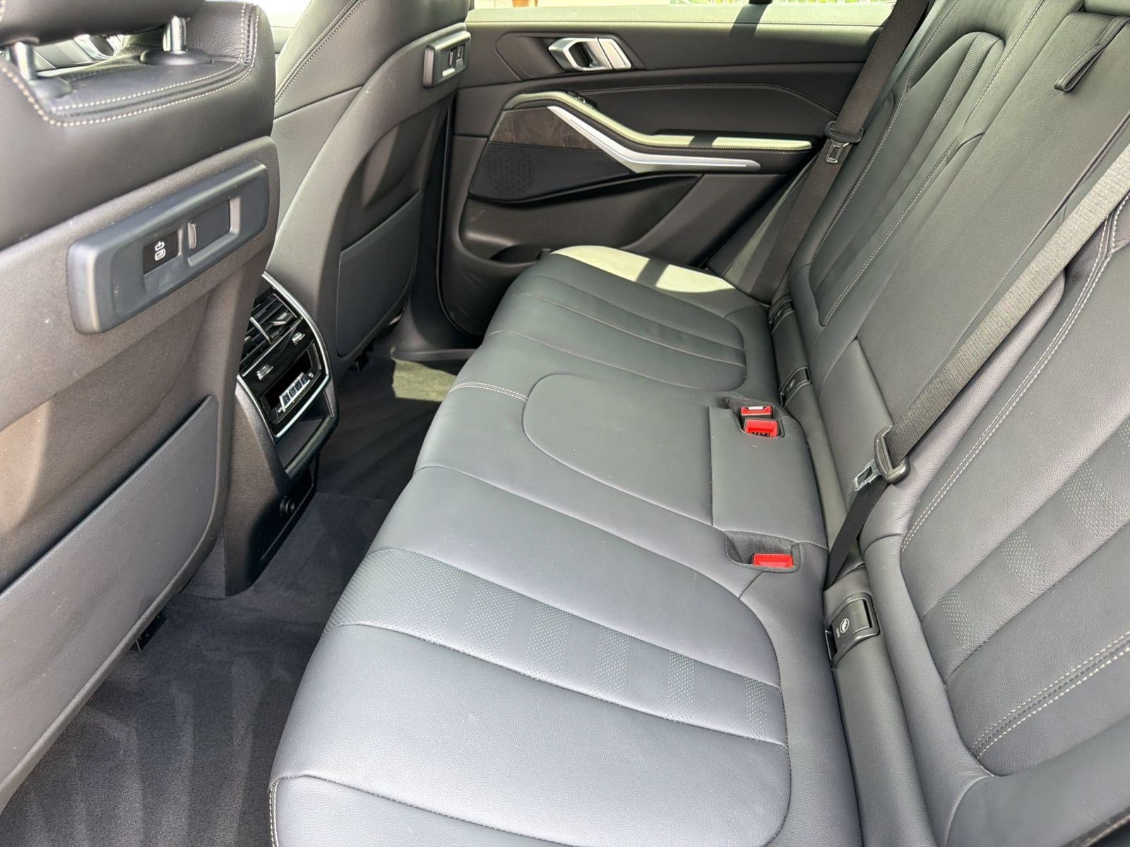 Used 2022 BMW X5 xDrive45e w/ Premium Package AWD/4WD image 21