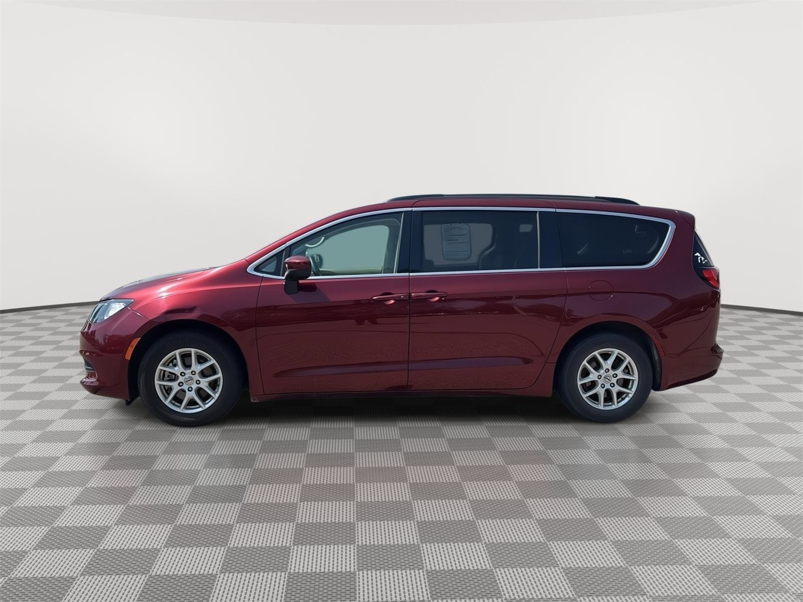 Used 2021 Chrysler Voyager Lxi FWD image 22