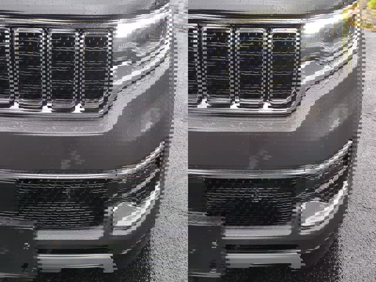 Used 2024 Jeep Wagoneer L Series II image 11