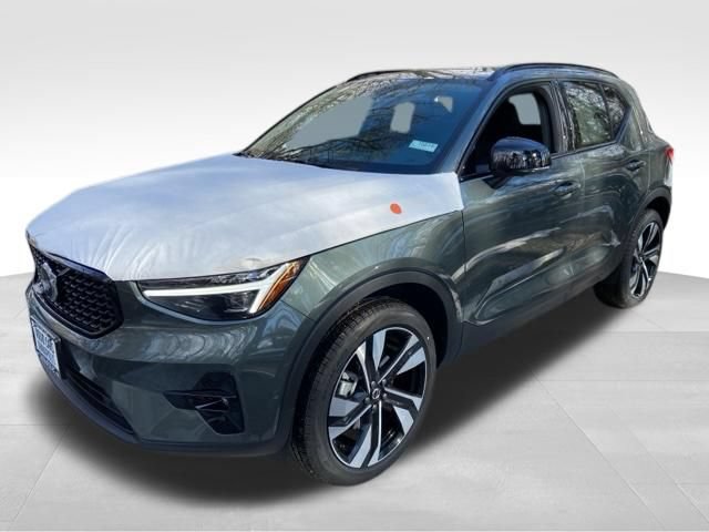 New 2026 Volvo XC40 B5 Ultra w/ Climate Package AWD/4WD image 3