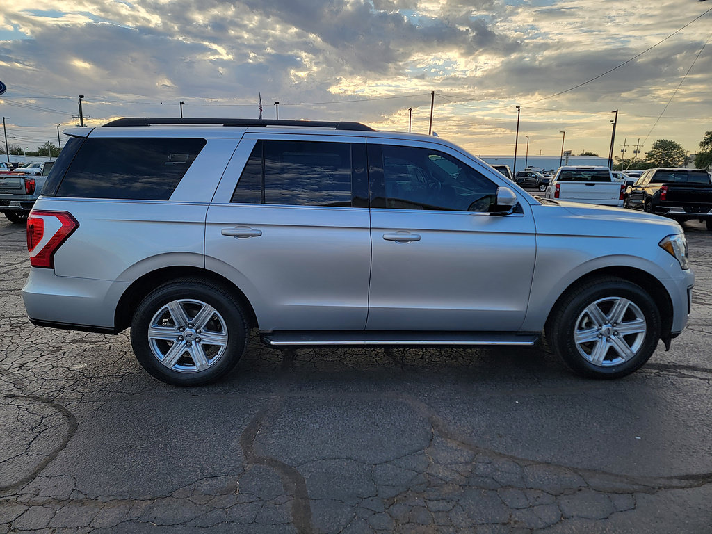 Used 2018 Ford Expedition XLT w/ Equipment Group 202A AWD/4WD image 6