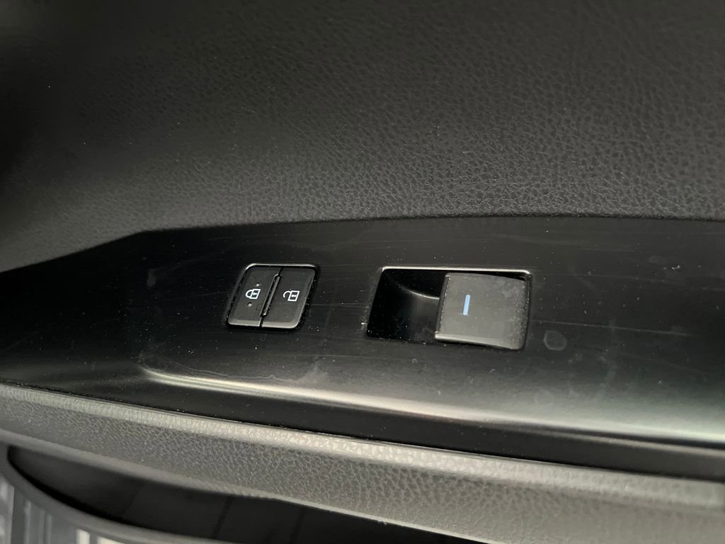 Used 2025 Toyota Camry SE FWD image 22