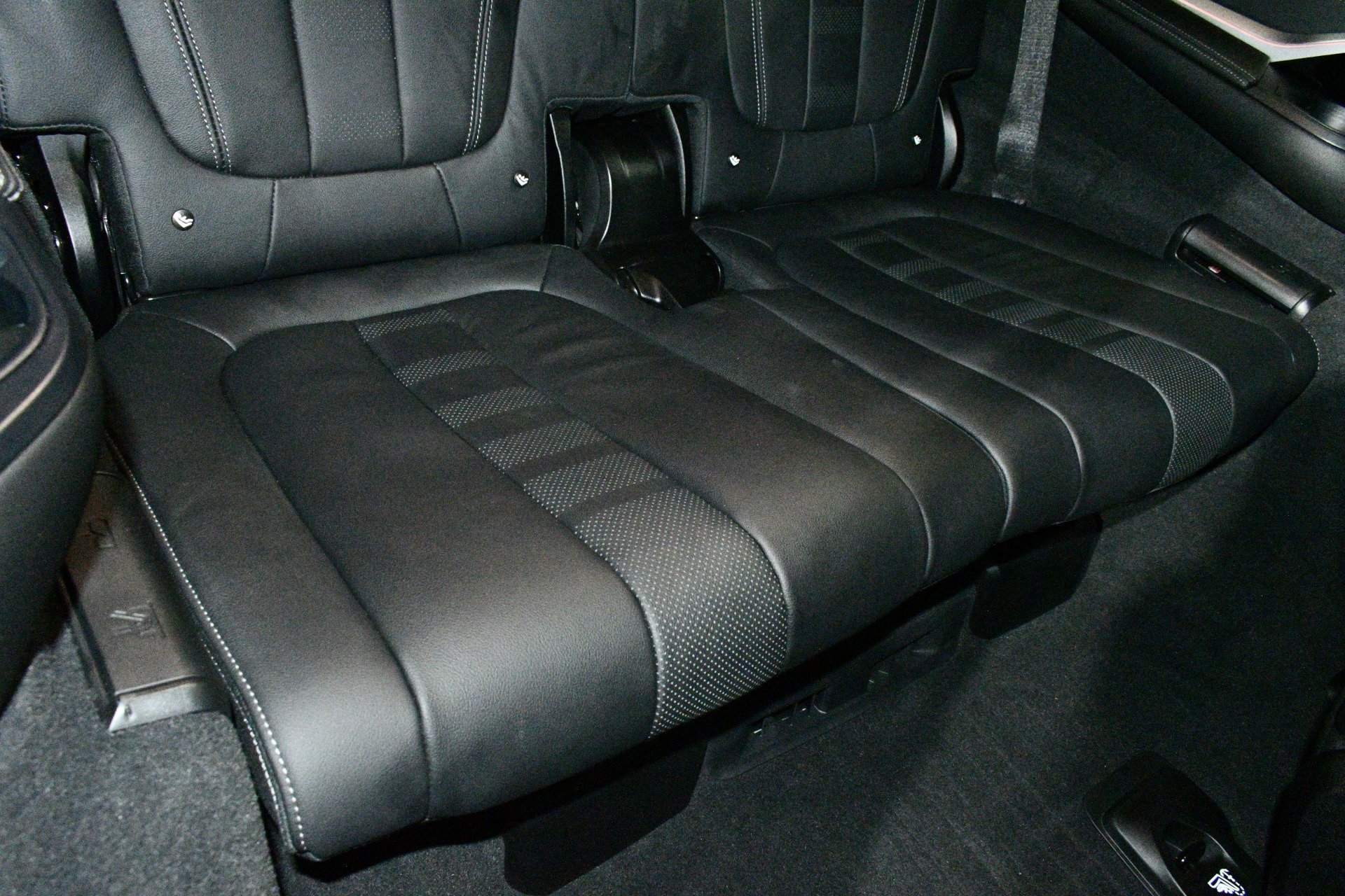 Used 2022 BMW X7 M50i w/ Luxury Seating Package image 24