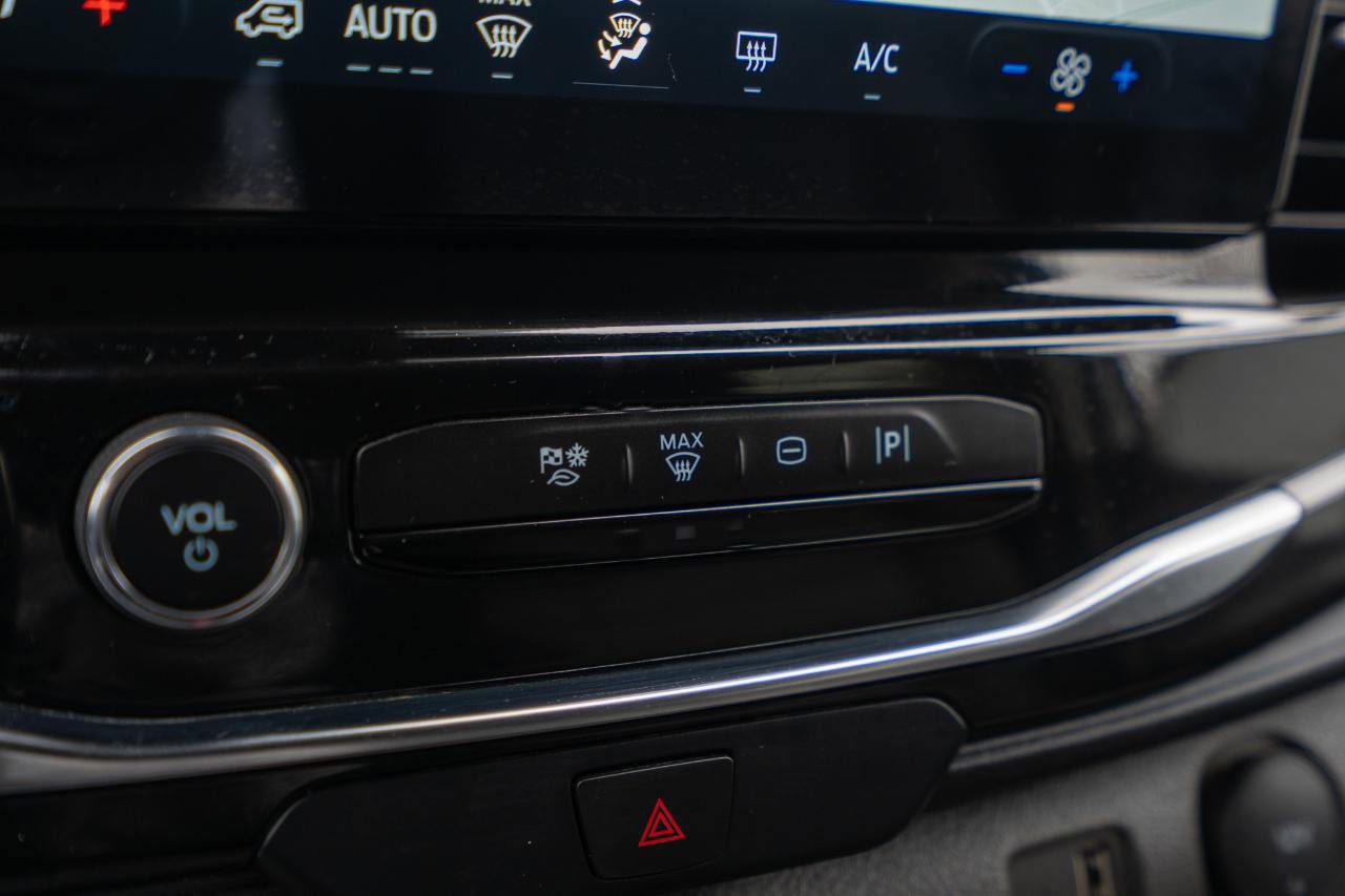 Used 2024 Ford Transit 350 XLT image 27