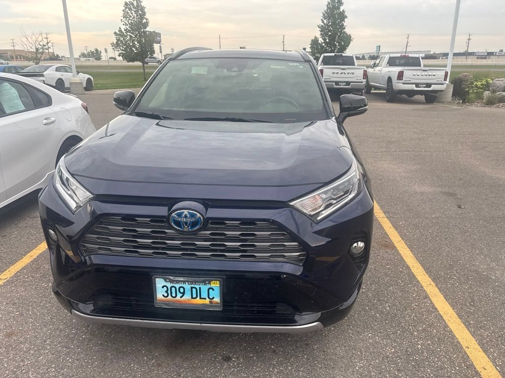 Used 2019 Toyota RAV4 XSE w/ XSE Weather Package AWD/4WD video 2