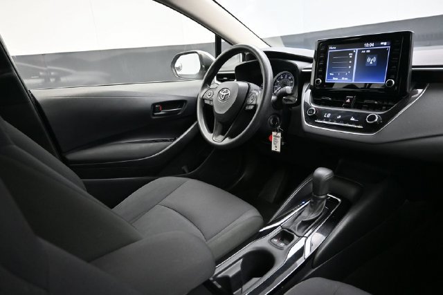 Used 2022 Toyota Corolla LE FWD image 12