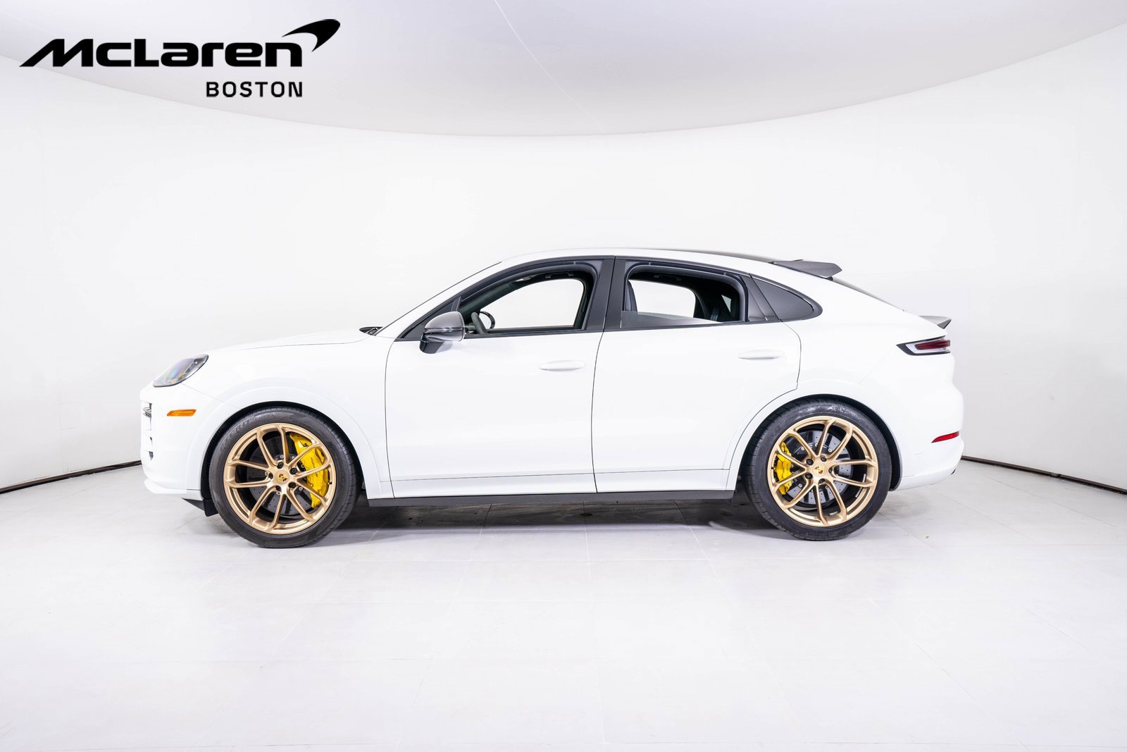 Used 2024 Porsche Cayenne Turbo GT image 2