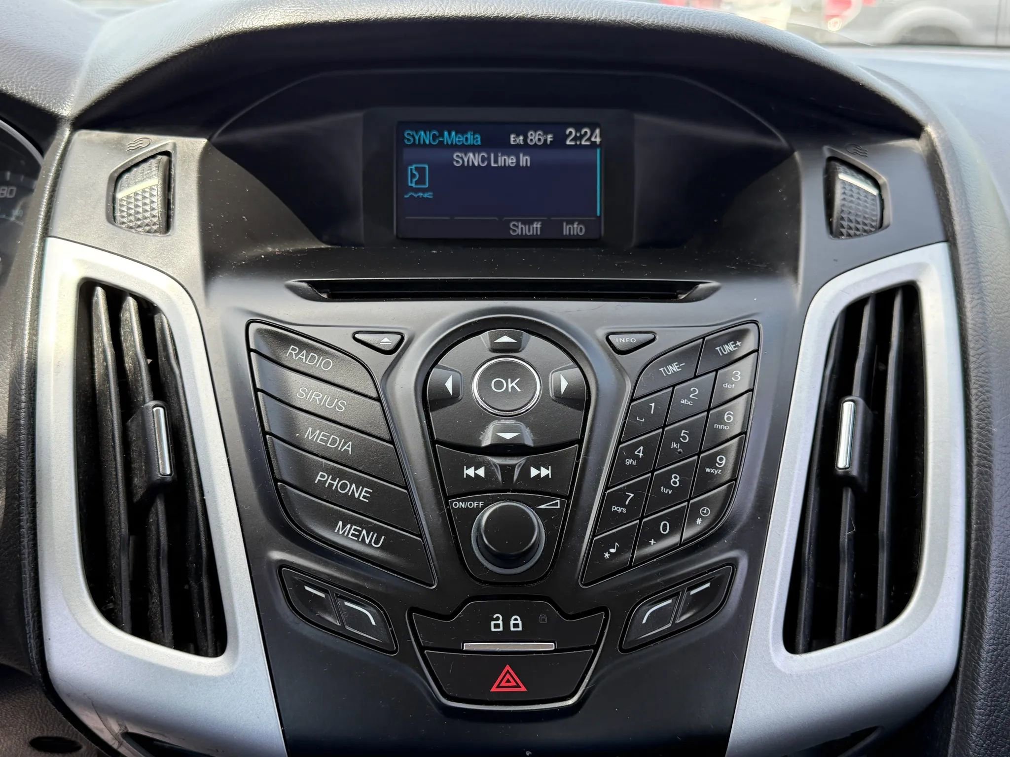 Used 2013 Ford Focus SE FWD image 25