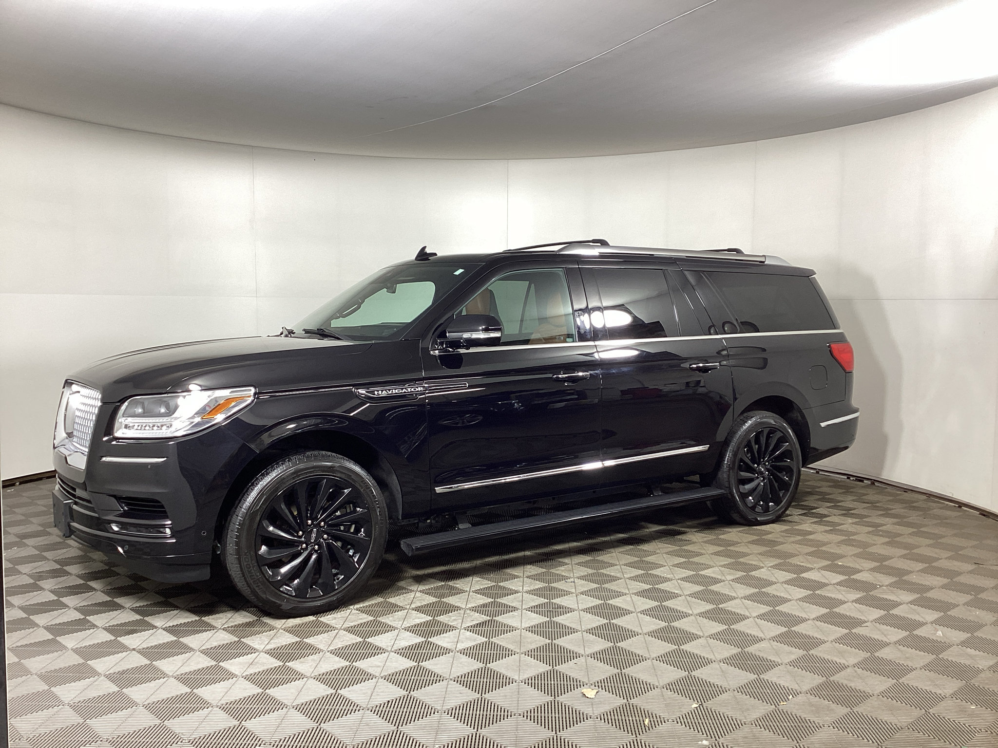 Used 2021 Lincoln Navigator L Reserve AWD/4WD image 5