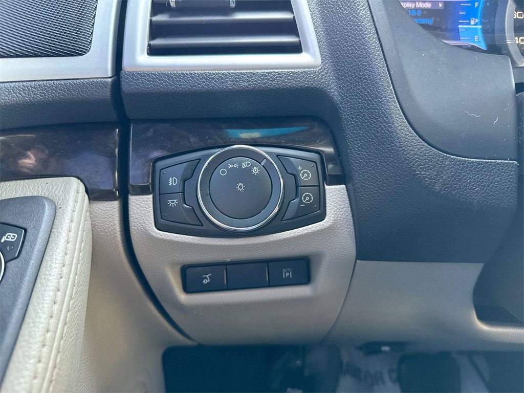 Used 2013 Ford Explorer Limited image 17