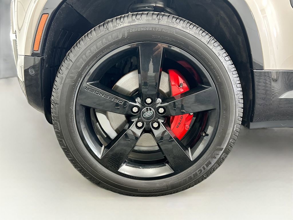 Used 2023 Land Rover Defender 110 X-Dynamic SE image 29