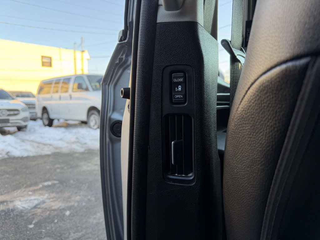 Used 2025 Honda Odyssey EX-L image 26