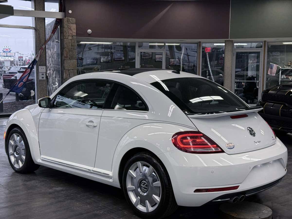 Used 2018 Volkswagen Beetle 2.0T SE image 11