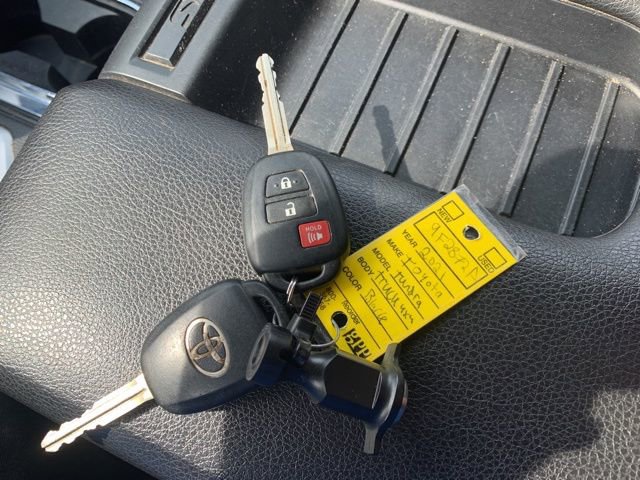 Used 2021 Toyota Tundra SR5 w/ SR5 Leather Package image 41