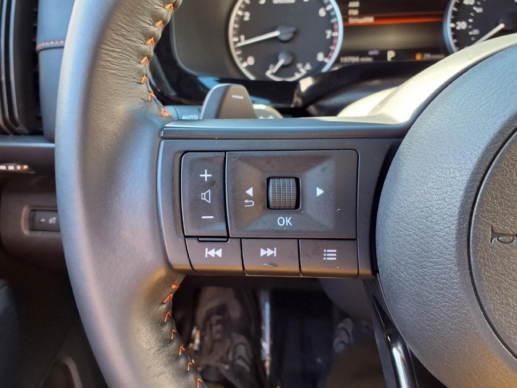 Used 2025 Nissan Pathfinder Rock Creek AWD/4WD image 14
