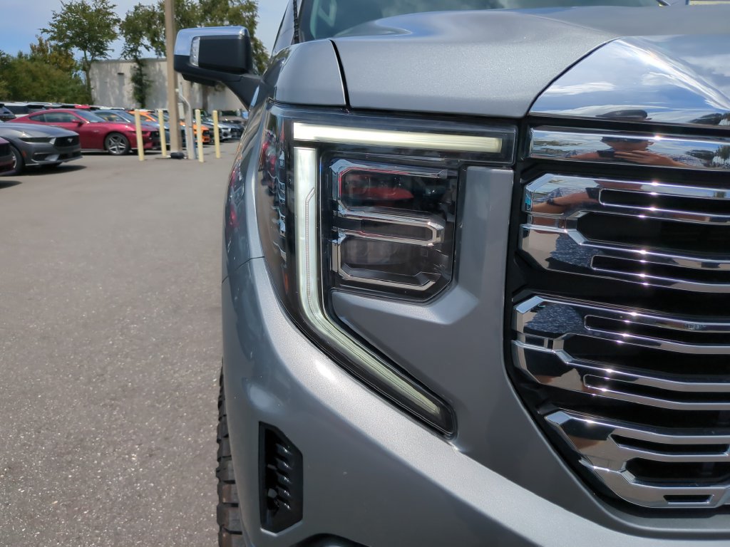 Used 2024 GMC Sierra 1500 Denali w/ Denali Reserve Package AWD/4WD image 9