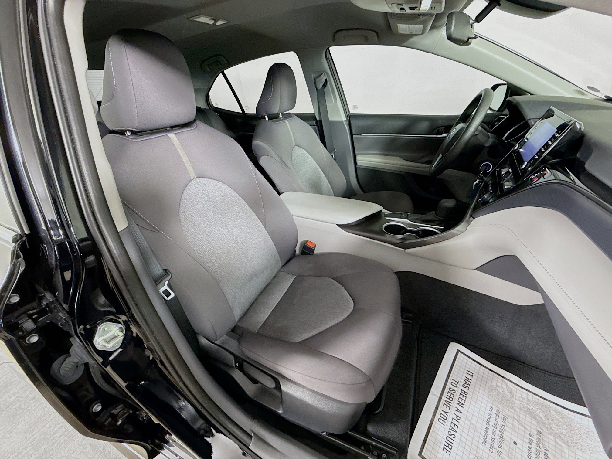 Used 2024 Toyota Camry LE image 33