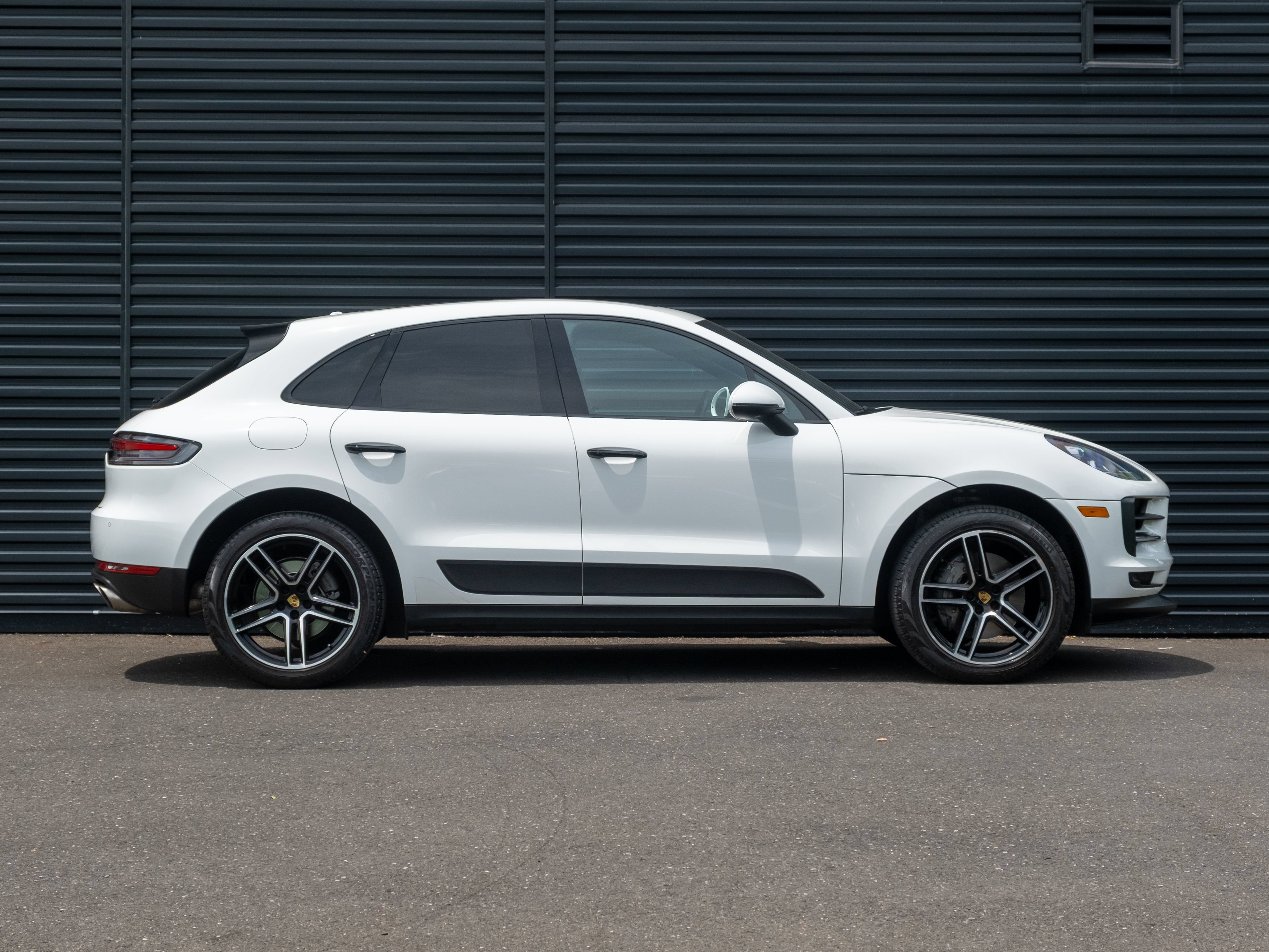 Certified 2021 Porsche Macan S AWD/4WD image 9
