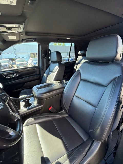 Used 2021 Chevrolet Tahoe Z71 w/ Luxury Package AWD/4WD image 18