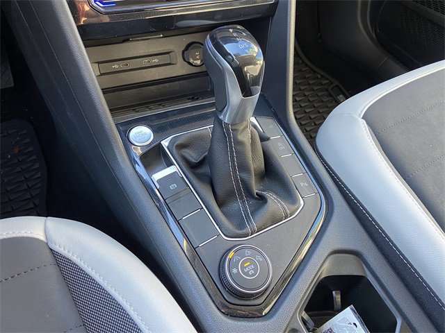 Used 2025 Volkswagen Taos SE image 21