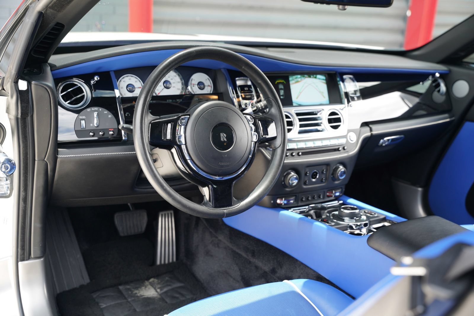 Used 2019 Rolls-Royce Wraith RWD image 24