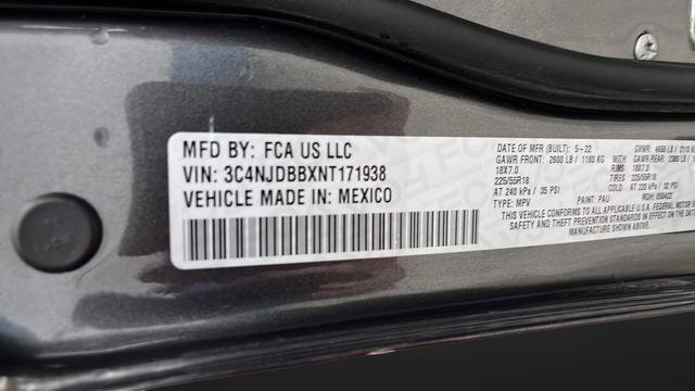 Used 2022 Jeep Compass Altitude w/ Sun and Sound Group AWD/4WD image 28