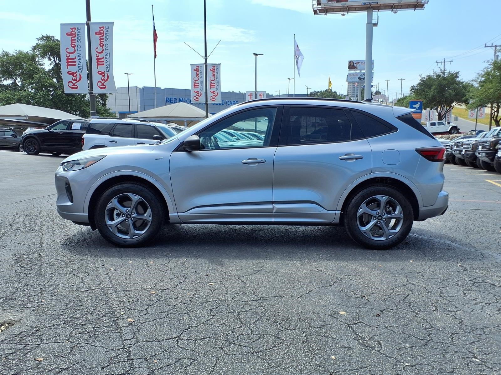 Used 2024 Ford Escape ST-Line AWD/4WD image 9