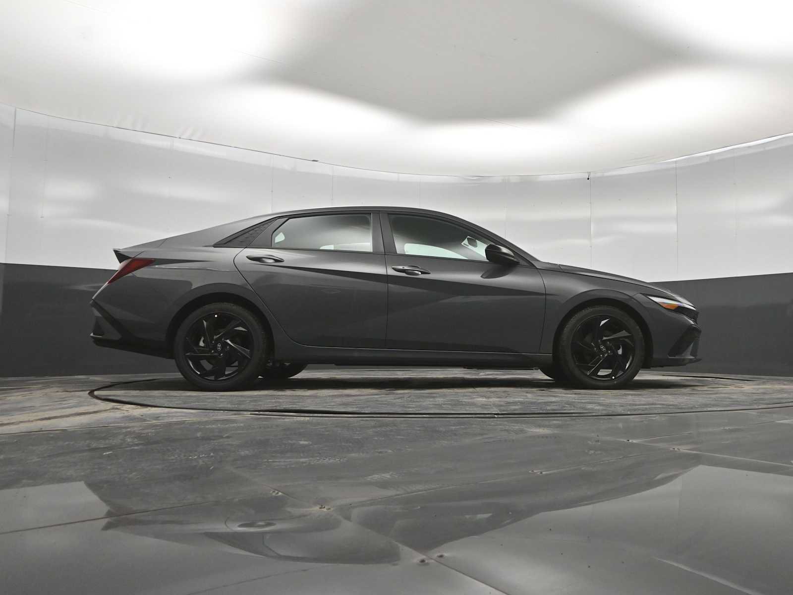 New 2026 Hyundai Elantra SEL Sport FWD image 39