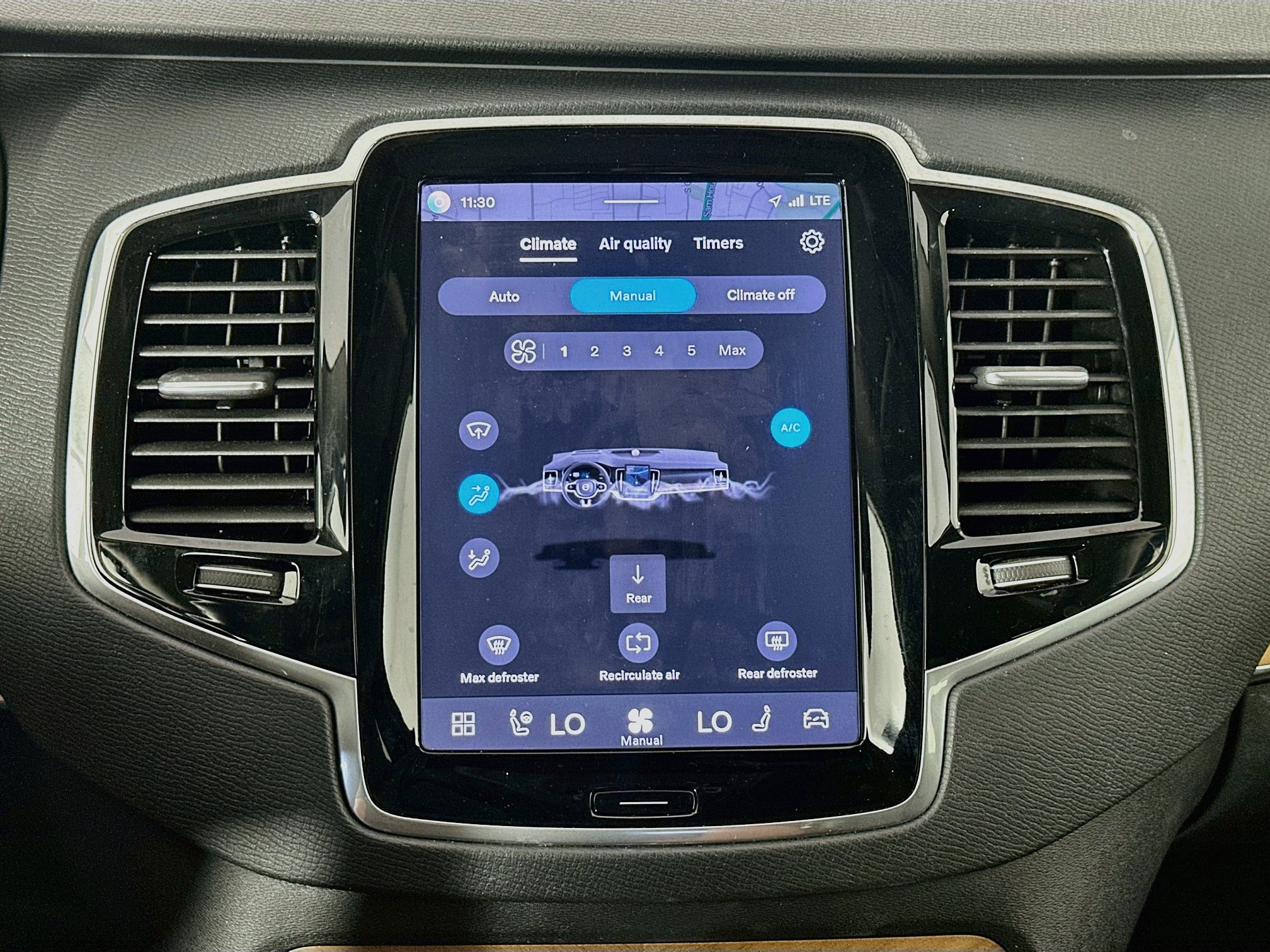 Used 2023 Volvo XC90 B6 Plus w/ Protection Package Premier AWD/4WD image 24