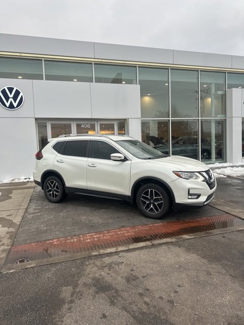 Used 2019 Nissan Rogue SV image 3