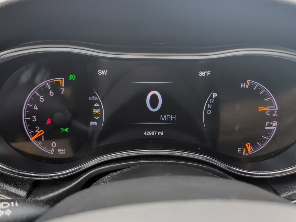 Used 2020 Jeep Grand Cherokee Laredo w/ 18" Wheel & 8.4" Radio Group image 28