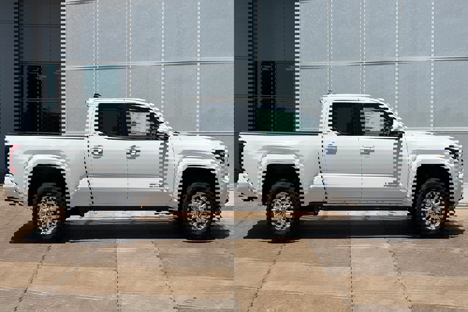 New 2025 Toyota Tacoma SR5 video 3